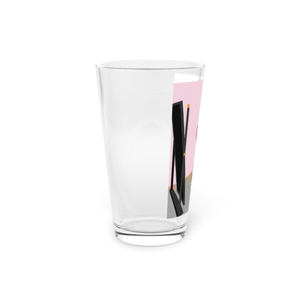 The Yellow Hat Pint Glass – 1920s Vogue Whimsy & Playful Elegance
