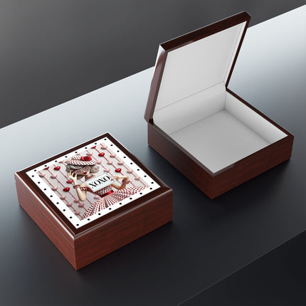 Fashionably Yours, XOXO Jewelry Box