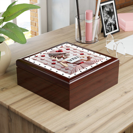Fashionably Yours, XOXO Jewelry Box